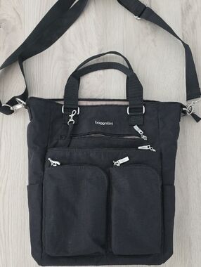 Baggallini Black Men’s Convertible Messenger Tote